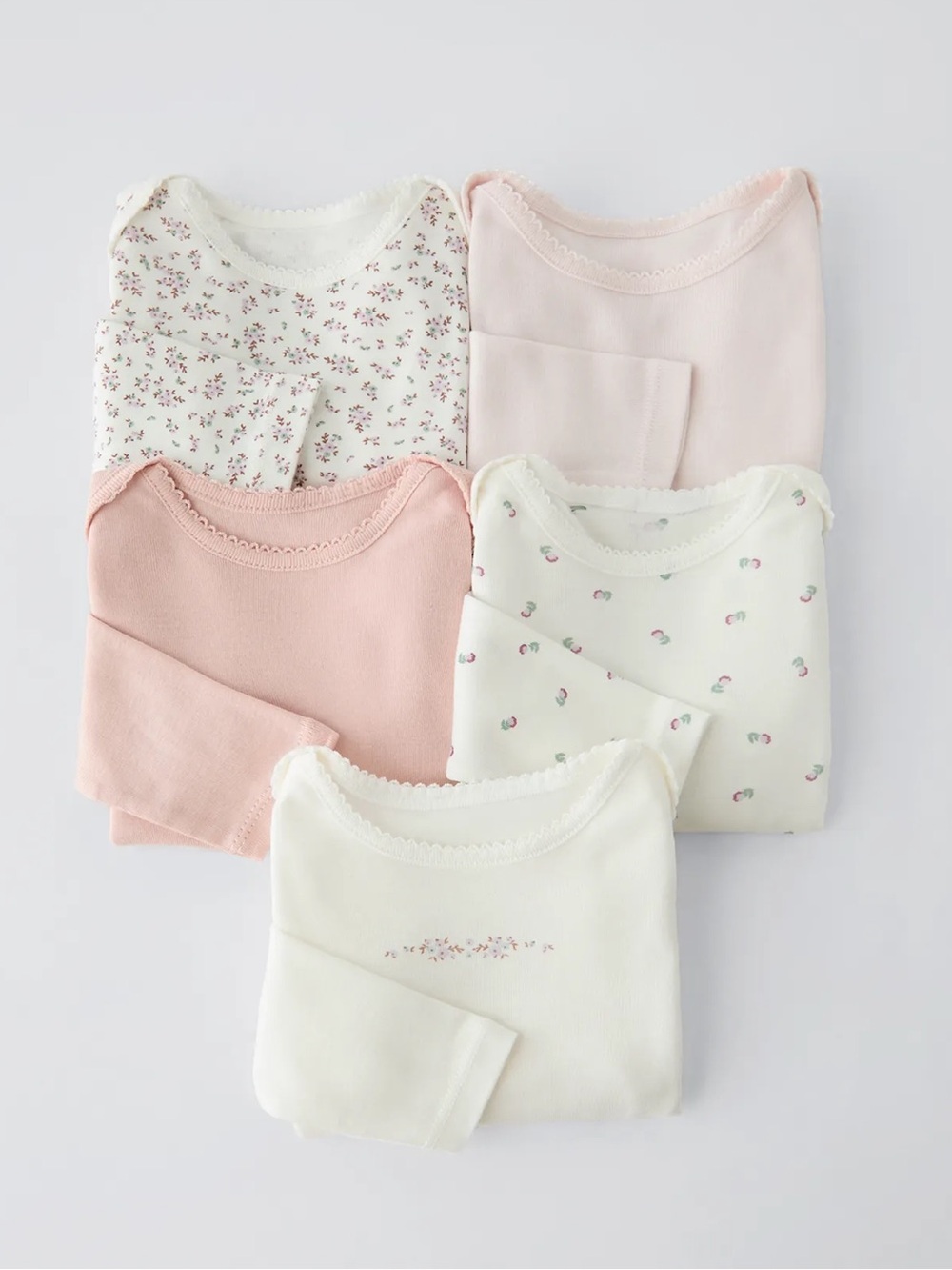 ZARA Baby Girl 1-3 months bodysuits Like New
